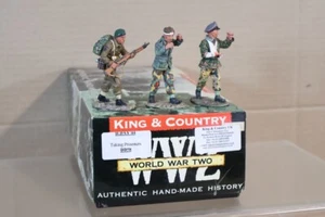 KING & COUNTRY DD058 WWII D DAY 1944 BRITISH SOLDIER TAKING GERMAN PRISONERS om - Picture 1 of 7