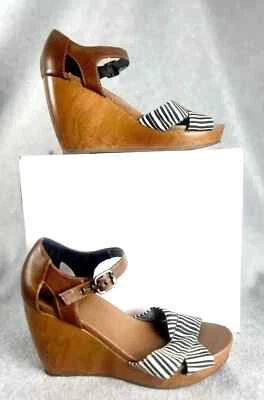 Lindos zapatos Dr Scholls para mujer 8,5 azul melodía rayas tiras cuña náutica Foto 1 de 4