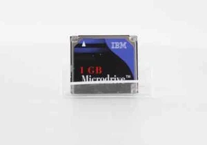 MicroDrive officiel IBM 1 Go avec adaptateur carte PC PCMCIA (07N4071) - Photo 1/3