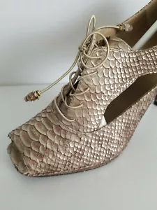 STUART WEITZMAN TIPCOVENTRY BREATHTAKING PYTHON TAN GOLD BOOTIES 9 I LOVE SHOES - Picture 1 of 11