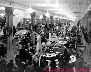 Vintage Christmas Photos (2) - Four 5" x 7" High-resolution Digital Images on CD - Picture 1 of 4