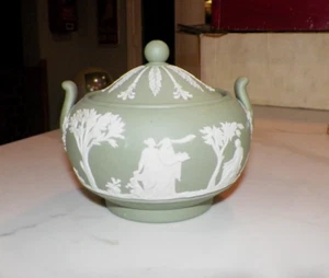 VTG WEDGWOOD JASPERWARE GREEN & WHITE COVERED DISH SUGAR BOWL - Picture 1 of 7