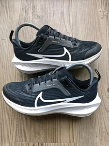 Scarpe da corsa Nike Air Zoom Pegasus 40 nere bianche scarpe da ginnastica UK 4,5 - Foto 1 di 7