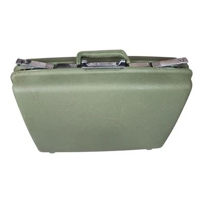 Vintage Samsonite Concord Hardshell Suitcase in Green No Key - Image 1 of 4