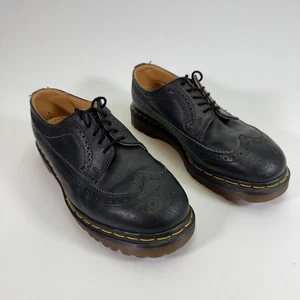 Oxfords England Dr. Martens Wing Tip anni 90 taglia 8 US uomo 9 nero brevetto classico - Foto 1 di 6