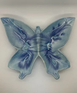 Plato/cenicero vintage Dryden Pottery Arkansas azul y púrpura en forma de mariposa - Imagen 1 de 5