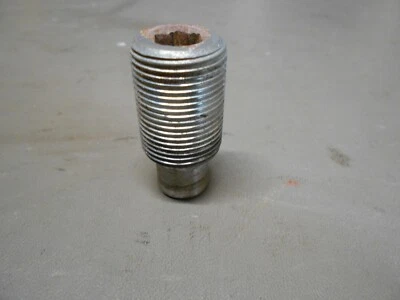 82 1982 Suzuki GS650 G/GS 650 G brazo oscilante perno/1 perno solamente Foto 1 de 2