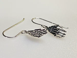 Sterling Silver Earrings 925 Dangle Drop Skeleton Hand 1.06g - Picture 1 of 7