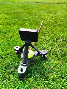 supporto per livellamento Garmin Approach R10 con foro per alignment stick - Imagen 1 de 10