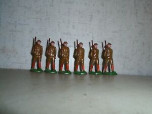 FIGURE LOT #20  EARLY BARCLAY ? 6 SOLDIERS MARCHING ALL VG TO EXCELLENT CONDITIO