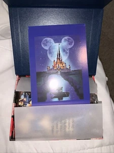 Puzzle in legno - Castello Disney con Topolino e Minnie - Scena al chiaro di luna - Foto 1 di 5