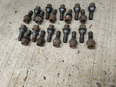 BMW X5 E53 2000-2005 ~ TUERCA DE RUEDA ~ JUEGO DE 20 ~ 36136756298 ~ PIEZA OEM Foto 1 de 4