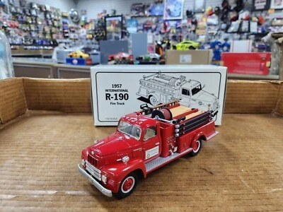 1995 First Gear 1957 Star Enterprise International R-190 пожарная машина масштаб 1:34 - Изображение 1 из 4