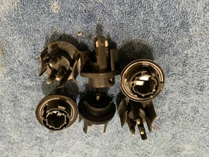 Classic Saab 900 Socket for Front Park Turn Light Assembly Black P21/5W - Picture 1 of 4