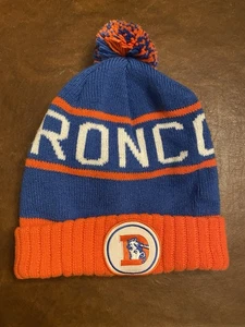 Denver Broncos NFL Mitchell & Ness Alto 5 Tejido Invierno Sombrero | Gorro con Pom + Puño - Imagen 1 de 6