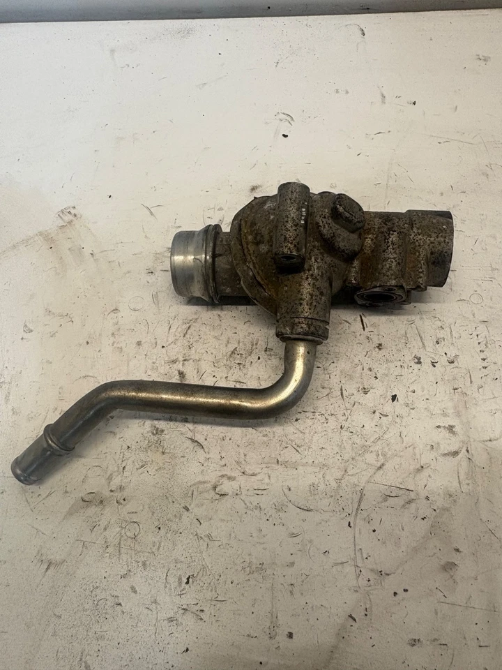 CARCASA TERMOSTATO VOLVO S60 S80 V60 V70 XC60 XC70 2.4D D5 30757799 2008-2015 Foto 1 de 1