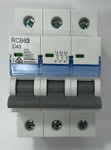 Interruptor de circuito 3 fases / 20A, 25, 32A, 40A, 50A, 63 amperios para centralita - Imagen 1 de 11