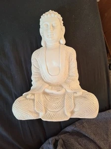 Buddha Ornament Meditating Sitting Figure Statue Figurine cream plastic - Picture 1 of 3