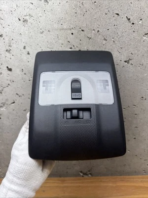 Toyota Scion TC 2011-2015 luz de mapa domo negro con interruptor de techo corredizo 81260-21070 OEM Foto 1 de 4