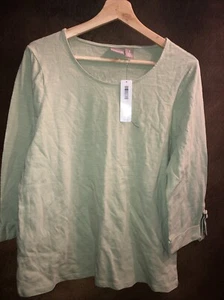Chico’s Size 1 M NWT Shirt Sage Green Scoop Neck 3/4 Slv D-Ring Cuff 🧡 - Picture 1 of 9