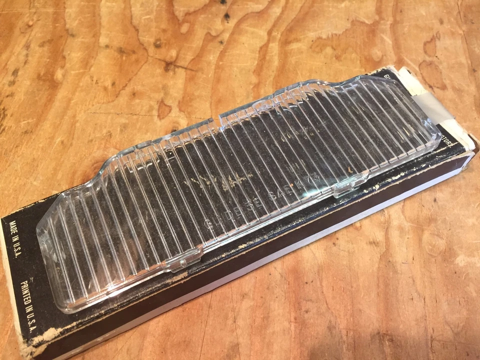 1973 74 75 76 OLDSMOBILE TORONADO NOS GM CORNERING LIGHT LENS 5965363 LH - Image 1 of 1