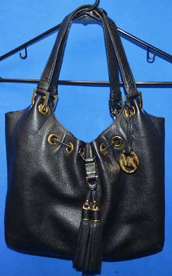 Bolso de Hombro Michael Kors Camden Grande Negro con Cordón - Usado Bueno Foto 1 de 4