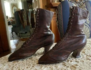 PAIR OF VINTAGE ANTIQUE VICTORIAN LADIES LEATHER LACE UP HIGH TOP BOOTS - Picture 1 of 8