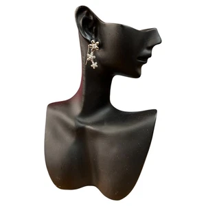 orecchini pendente argento 925 anallergico zirconi  fiore fiori - Foto 1 di 3