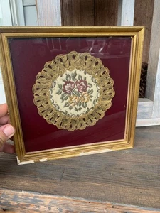 Bouquet floreale ricamato con ricamo fiori e pizzo cornice oro arte - Foto 1 di 4