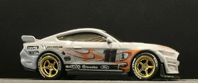 Ford Mustang Shelby GT500 2020 Hot Wheels rueda y neumático personalizado pilotos reales  Foto 1 de 4