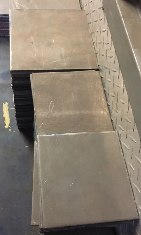 Cuadrado de acero de 1/4" de espesor 6" X 6" (8 piezas) Foto 1 de 1