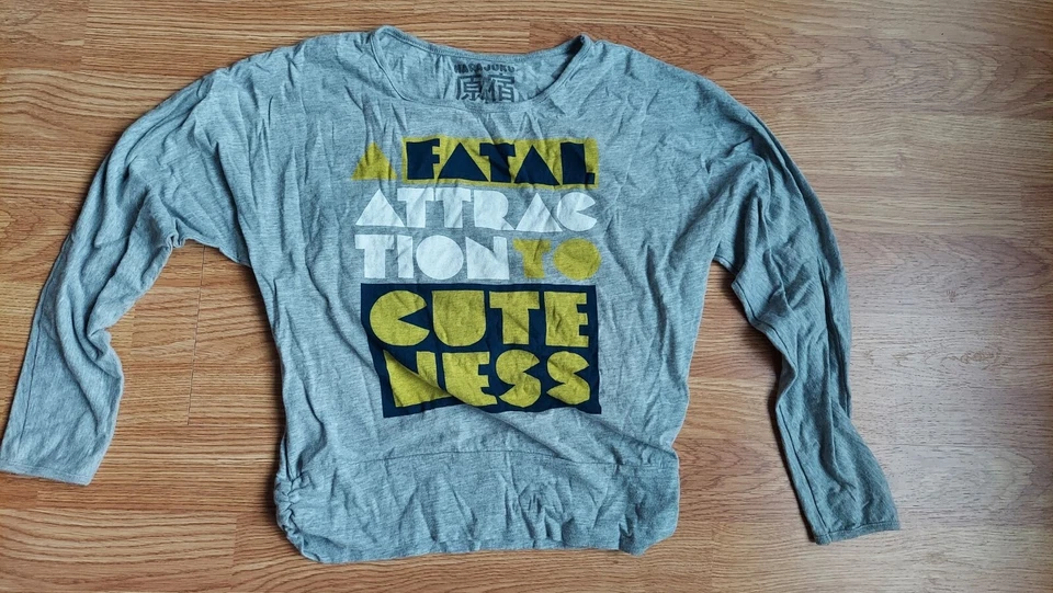 Camisa Top Niñas Harajuku Lovers Talla 12 Mezcla Algodón Gris Usada en Excelente Condición  Foto 1 de 4