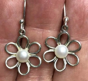 5647 Vintage ATI Mexico Sterling 925 Pearl flower Dangle Earrings 2.8grams - Picture 1 of 2