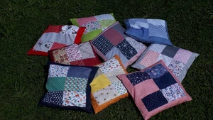 Handmade Kissenbezug  40 x 40 cm  NEU Dekokissen Baumwolle Patchwork  - Bild 1 von 8