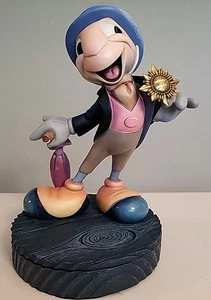 Disney Pinocho Pequeño Cricket Accesorio Estuche Figura, Pin, Insignia - Imagen 1 de 10