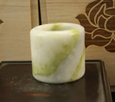 Anillo de jade natural anillo de jade amarillo de 2,3 cm China Liaoning A 60 Foto 1 de 4