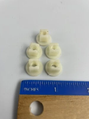 Nuevo de Lote - Lote de 5 - Tuerca de clip Lawn-Boy Toro OEM 93-0242 94-1610 Foto 1 de 2