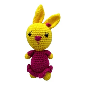 "Vestido y lazo de ganchillo rosa conejo amarillo hecho a mano y ganchillo Pascua 13""" - Imagen 1 de 10