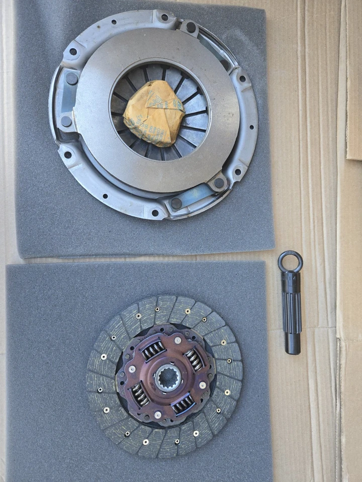 离合器套件 04-112 适用于:GEO Storm 1990 - 93。 五十铃 Impulse 1990 - 91 Stylus 1991 - 93 — 第 1/4 张图片