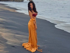Salma Hayek PHOTO 4x6 8x10 (select size) #004 - Picture 1 of 1
