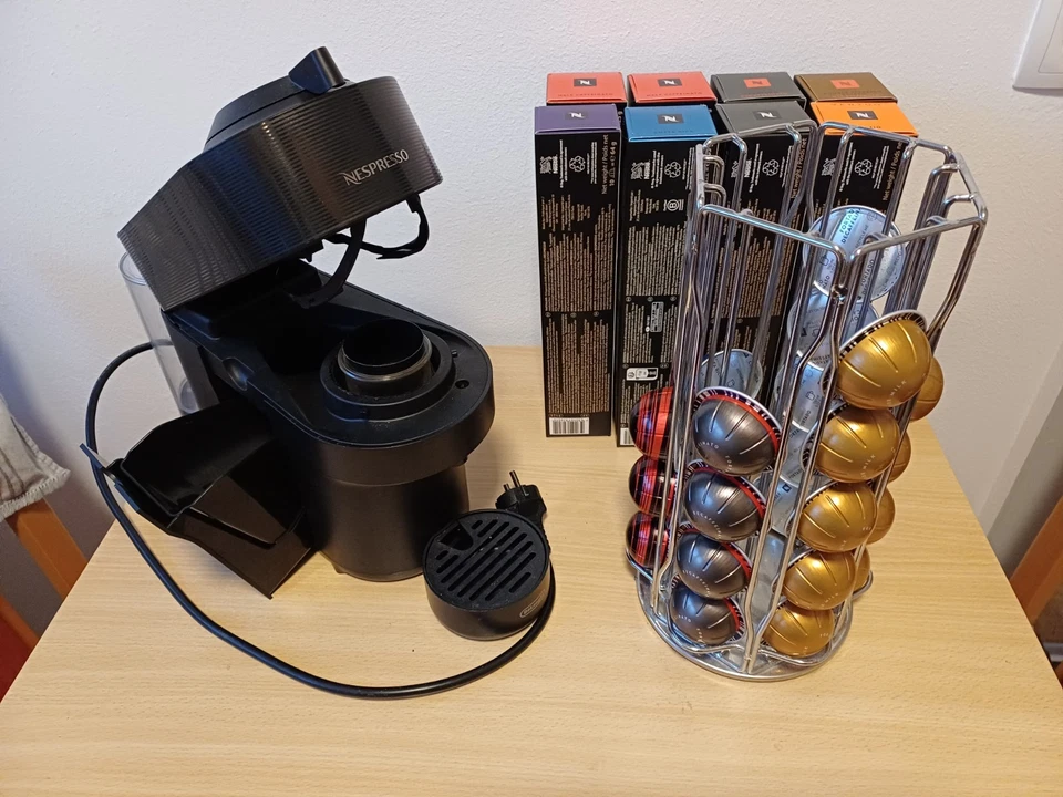 DeLonghi Nespresso Vertuo Pop ENV90.B 19bar Pad-/Kapselmaschine - Liquori Black - Bild 1 von 1