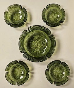 Anchor Hocking 1 groß 6 1/4" 4 klein 4 1/4" grün Glas Soreno Aschenbecher Welligkeit - Bild 1 von 5