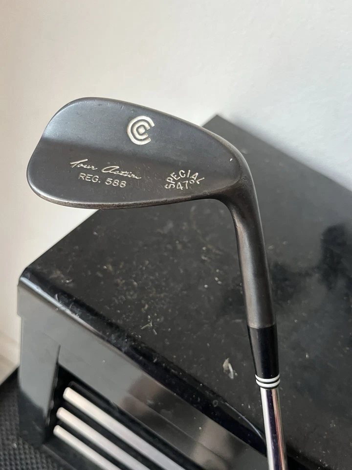 Cleveland Tour Action Reg 588 Wedge - Image 1 of 4