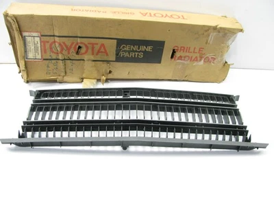 Rejilla de radiador OEM NOS 53111-20909-13 para Toyota Corona 1975-1978 Foto 1 de 3