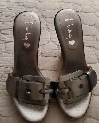 Kristoff Luichiny Mujer Tacones Cuña Talla 6 Con Hebilla Bronce Color Dorado Foto 1 de 4