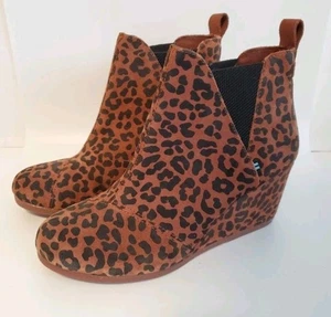 Toms Kelsey Sz 8 Leopard Bootie Dark Ember Pull On Wedge Suede Ankle Bootie - Picture 1 of 12