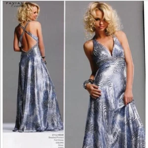 Neu Faviana 6539 bedruckte Folie silber lang Abschlussball formeller FESTZUG KLEID Gr. 0 - Bild 1 von 4