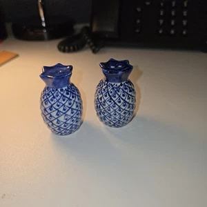 Vintage Blue White Pineapples Porcelain Salt & Pepper Shakers 2" Tall - Picture 1 of 4