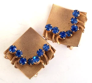 Vintage Blue Rhinestone Square Textured Gold Tone Clip Earrings 1-5/16" In Card - Picture 1 of 9