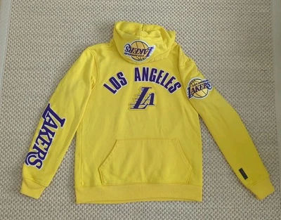 Sudadera con Capucha Pro Standard Los Angeles Lakers Hombre Pequeña Amarilla Pullover NBA Bordada Foto 1 de 4